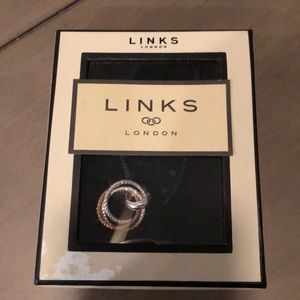 London Links Tri color gold circles necklace